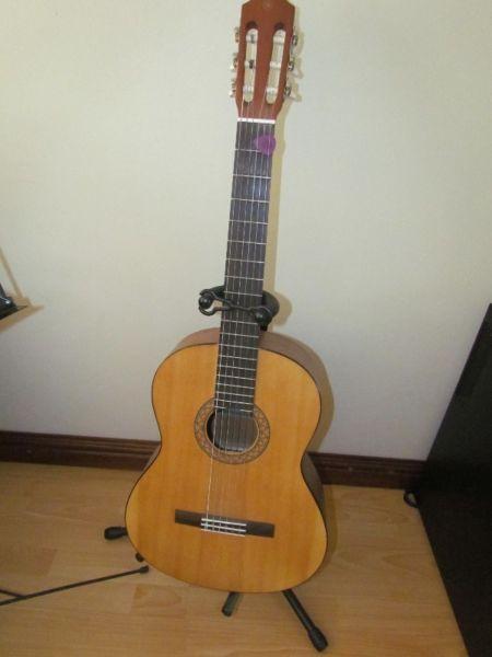 Almost new acoustic guitar for sale