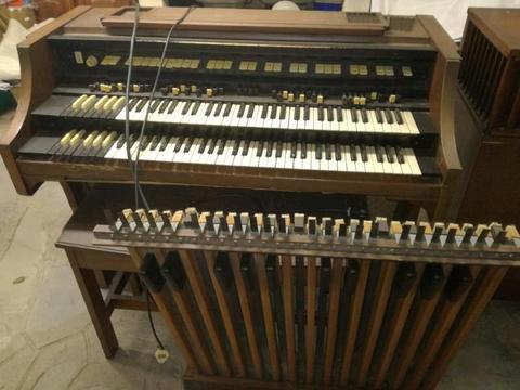 Hammond organ h112