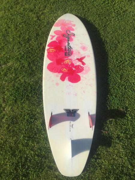 SURFBOARD PERFECT FOR KIDS 5ft4