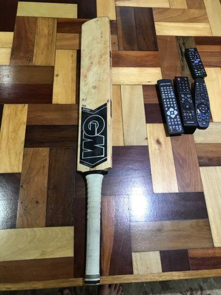 GM cricket bat and bat cover