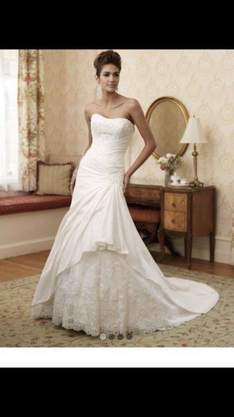 David Tutera Wedding dress (size 34/36)