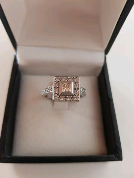 ENGAGEMENT RING FOR SALE!