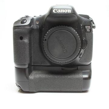 Canon 7D body with battery grip for sale