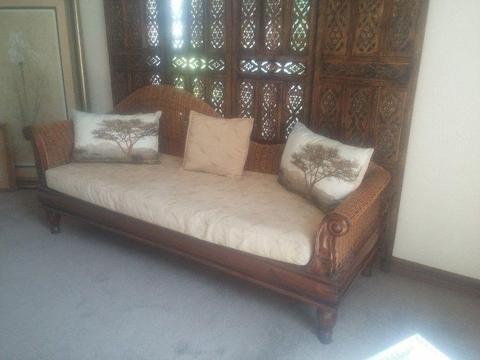 Single bali couch or daybed