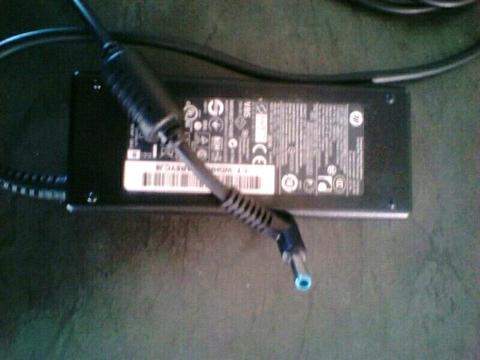 Hp laptop charger output:19.5v 90w