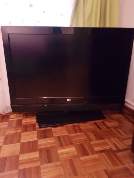 42 inch LG HD TV for sale