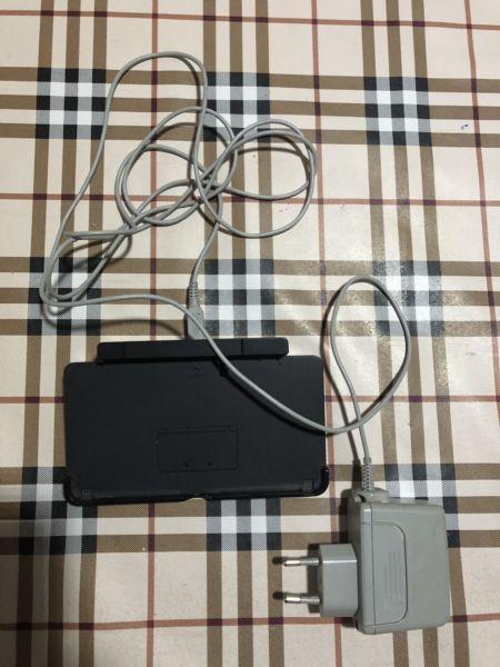 Genuine Nintendo charger + 3DS dock