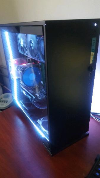 Gaming Case with Tempered Glass InWin303