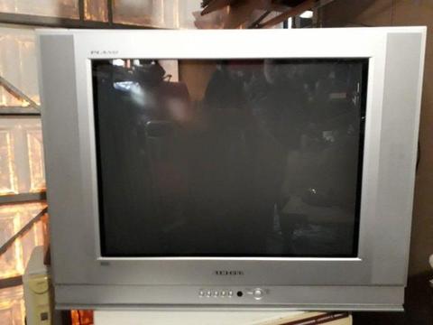 TV-Samsung 70cm