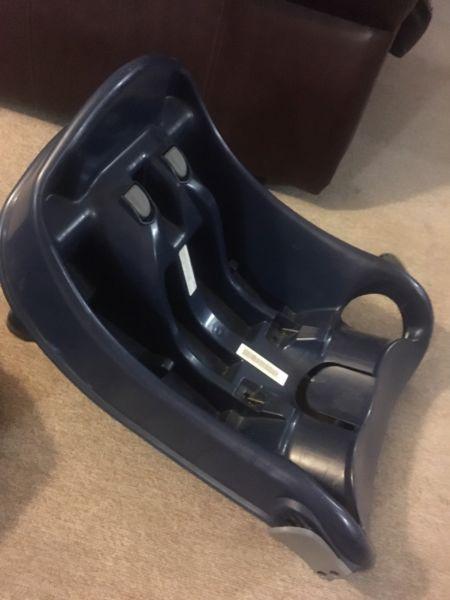 Graco Baby Car seat and base