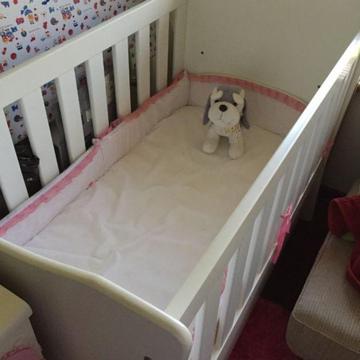 quality wooden cot