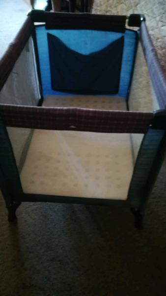 Playpen Blue used with mattress R250