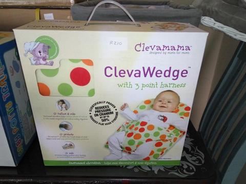 Clevamama Cleva Wedge with 3 point harness