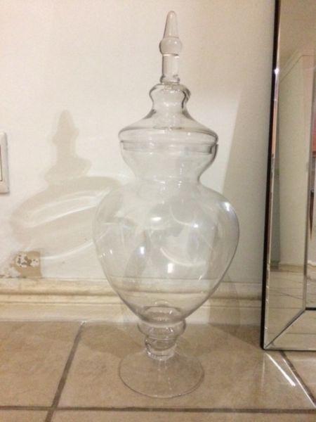 Extra large vase with lid