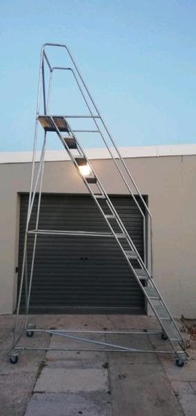 Mobile ladder