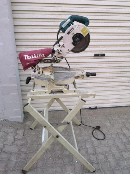 Makita LS1013 Sliding Compound Mitre Saw 255mm with a Stand