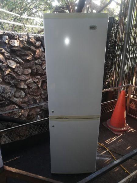 White KIC 270 liter double door fridge freezer in good condition working perfectly for sale - R1595