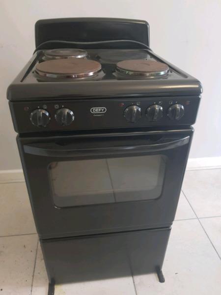 Defy three plate stove with oven