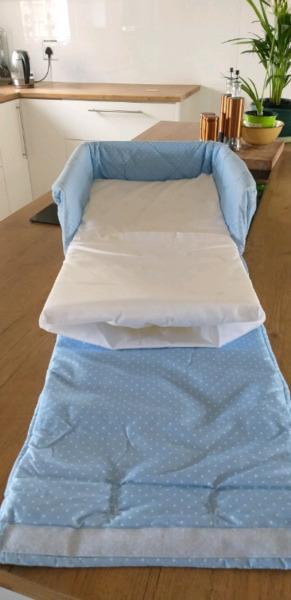Baby co-sleeper mint condition
