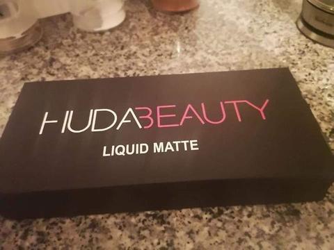 Original Huda 16pc Matt Liquid lipstick kit