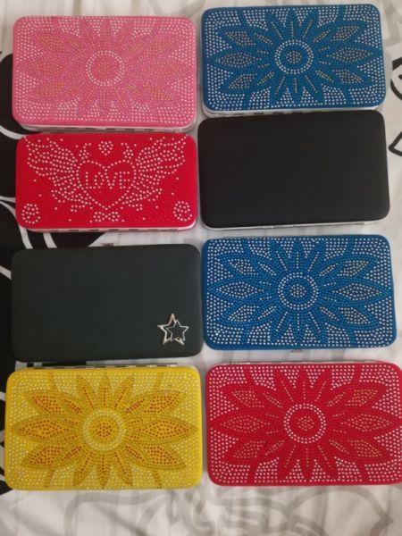 Wallets for R200