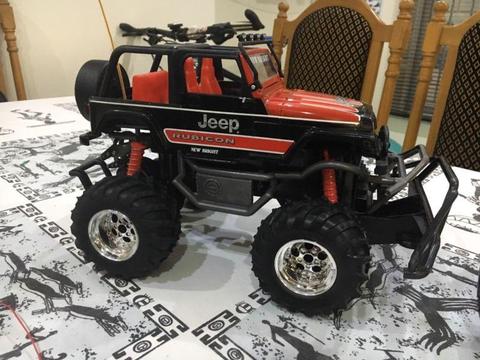 Jeep extra large rechargeable remote control car