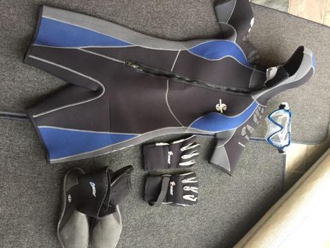 Wetsuit 5mm with additions