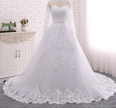 TWO IN ONE LACE BALLGOWN