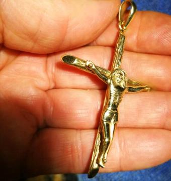 18ct large SOLID Crucifix NOT hollow