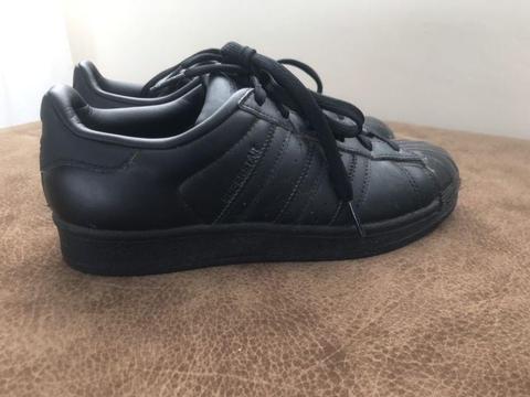 Adidas super star - R250