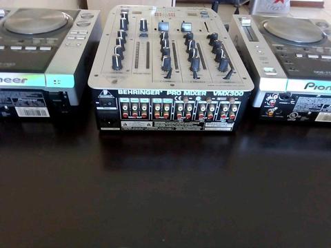 Pioneer cdj 200s with behringer vmx dj mixer