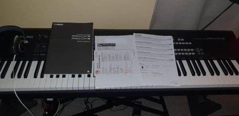 Yamaha MOXF8 Music Production Workstation 88 Keys Gig Bag, Ped - R999