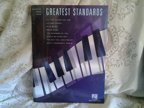 GREATEST STANDARDS - BEGINNING PIANO SOLO - Sheet Music Book