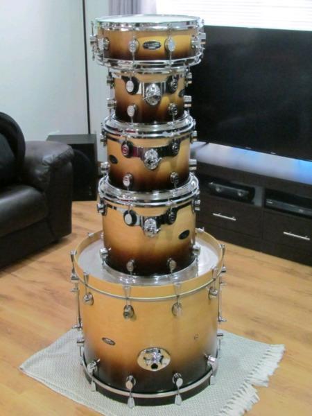 This is a pro drumset and a must see Pdp mx drumset