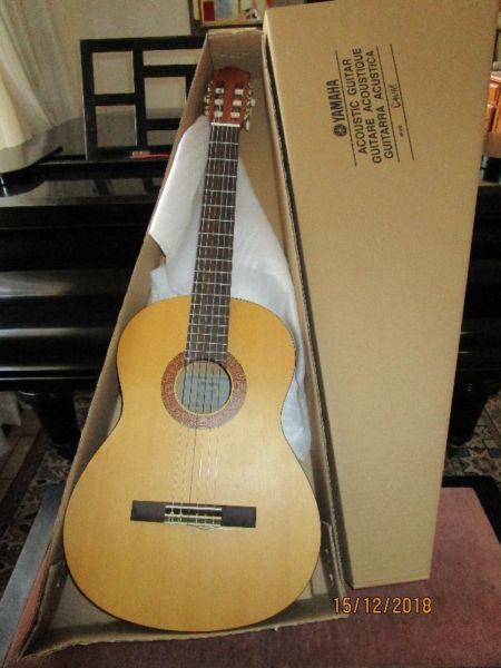 Acoustic Guitar: Yamaha C40M R1,500