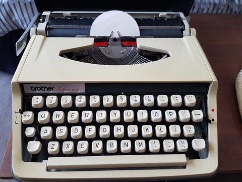 Brother Deluxe 800 Typewriter
