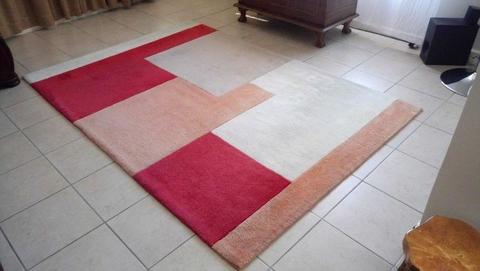 Hand made Acrylic Carpet, Color Rust Block, Size 160 x 230