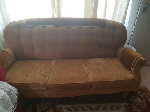 Voctorian style 3 seater couch