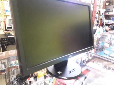 19 inch Acer LCD PC Screen r600