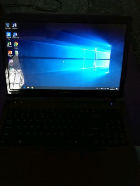 Gigabyte laptop Q1500