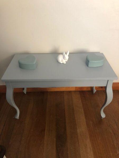 Small Queen Anne Coffee Table - Shabby Chic