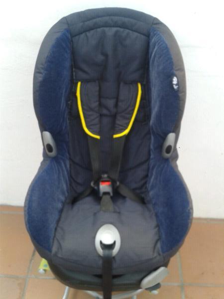 MAXI COSI PRIORI CAR SEAT