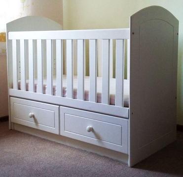White Baby Cot / Starter Bed