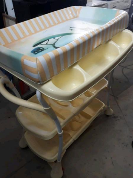 Baby compactum For sale