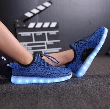 Perfect Gift - LED light-up sneakers - shandis - shoes