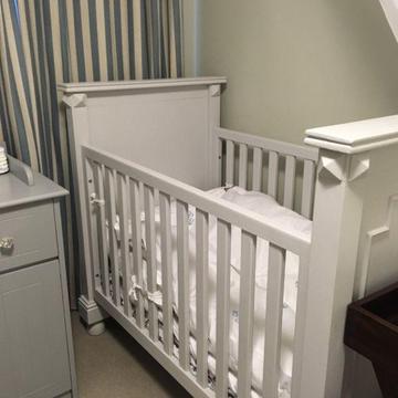 Baby Belle Cot R10,000 new