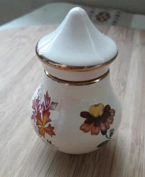 Lidded pot