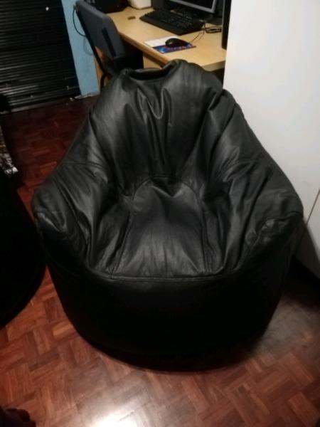 Brand new bean bag chairs. I bought it for 750.00 and prepared to drop it to 650.00