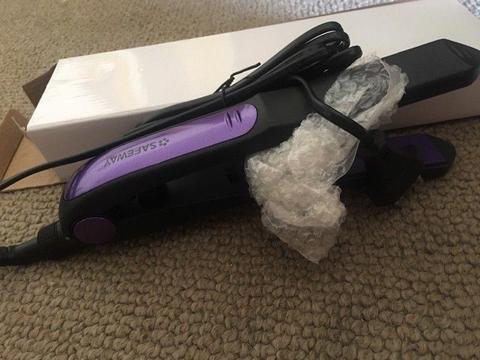 Safeway hair straightener never been used R150