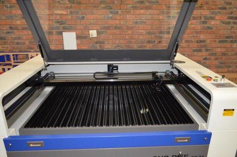 Laser cutter and engraver 1390N